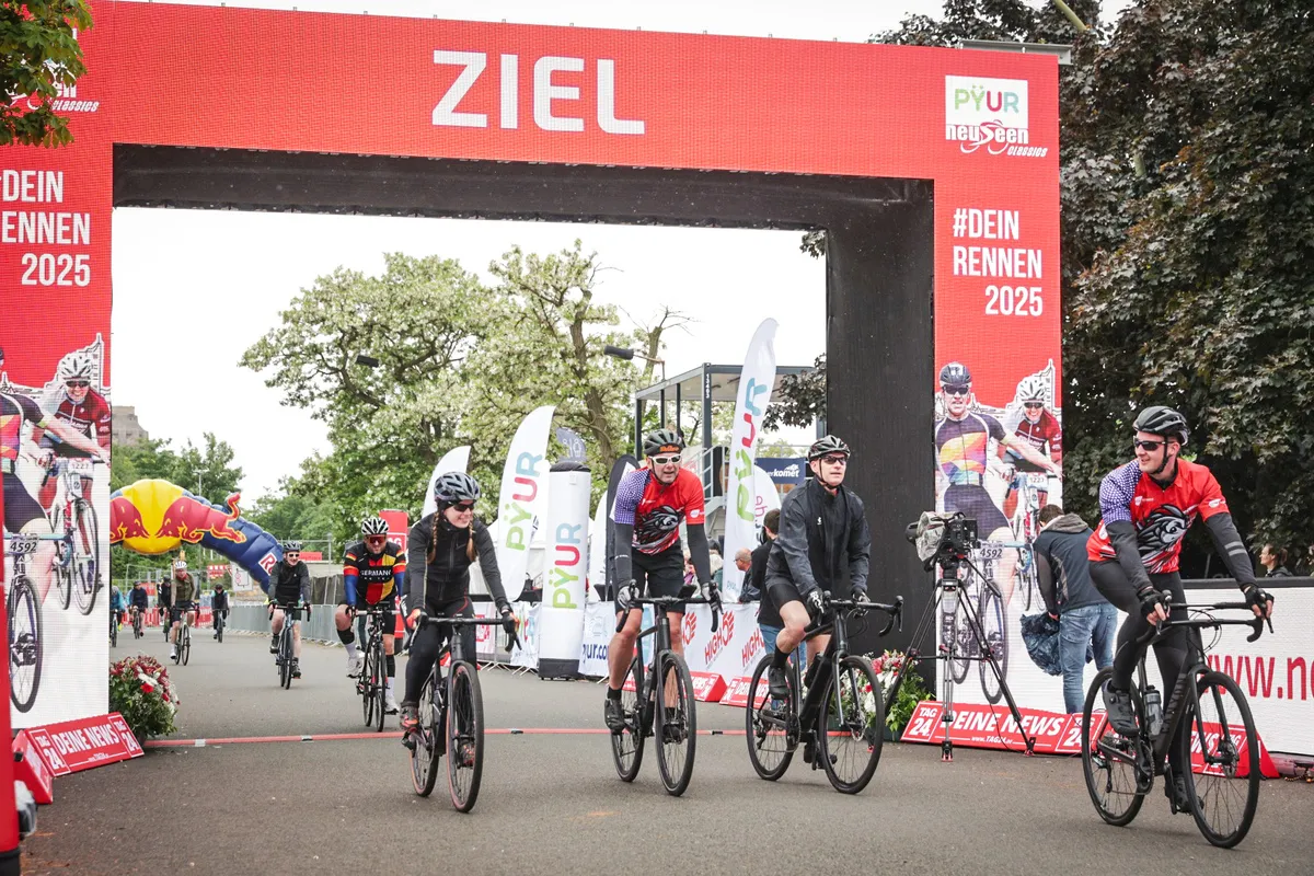 Torbogen am Zel des Neuseen Classics